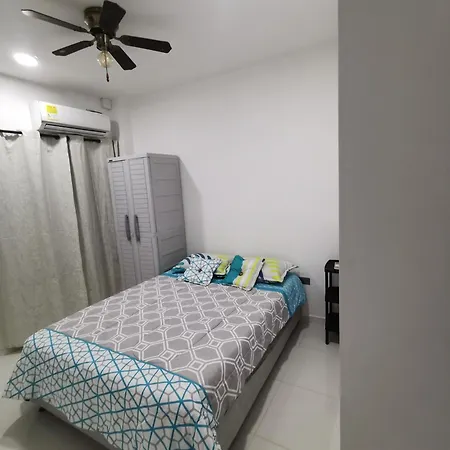 Con Banos Privado, Comparte Zona Social